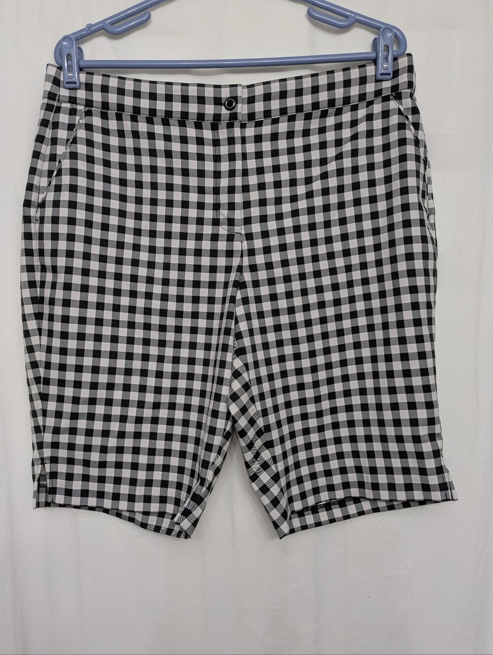 Greg Norman Womens Golf Shorts Size 12 Black White Gingham Check Bermuda 12"